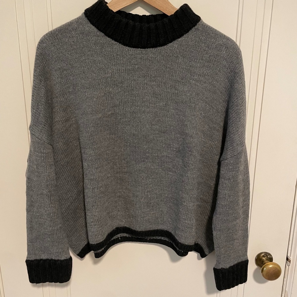 7115 By Szeki Relaxed Mock Neck Merino Wool Sweater Small